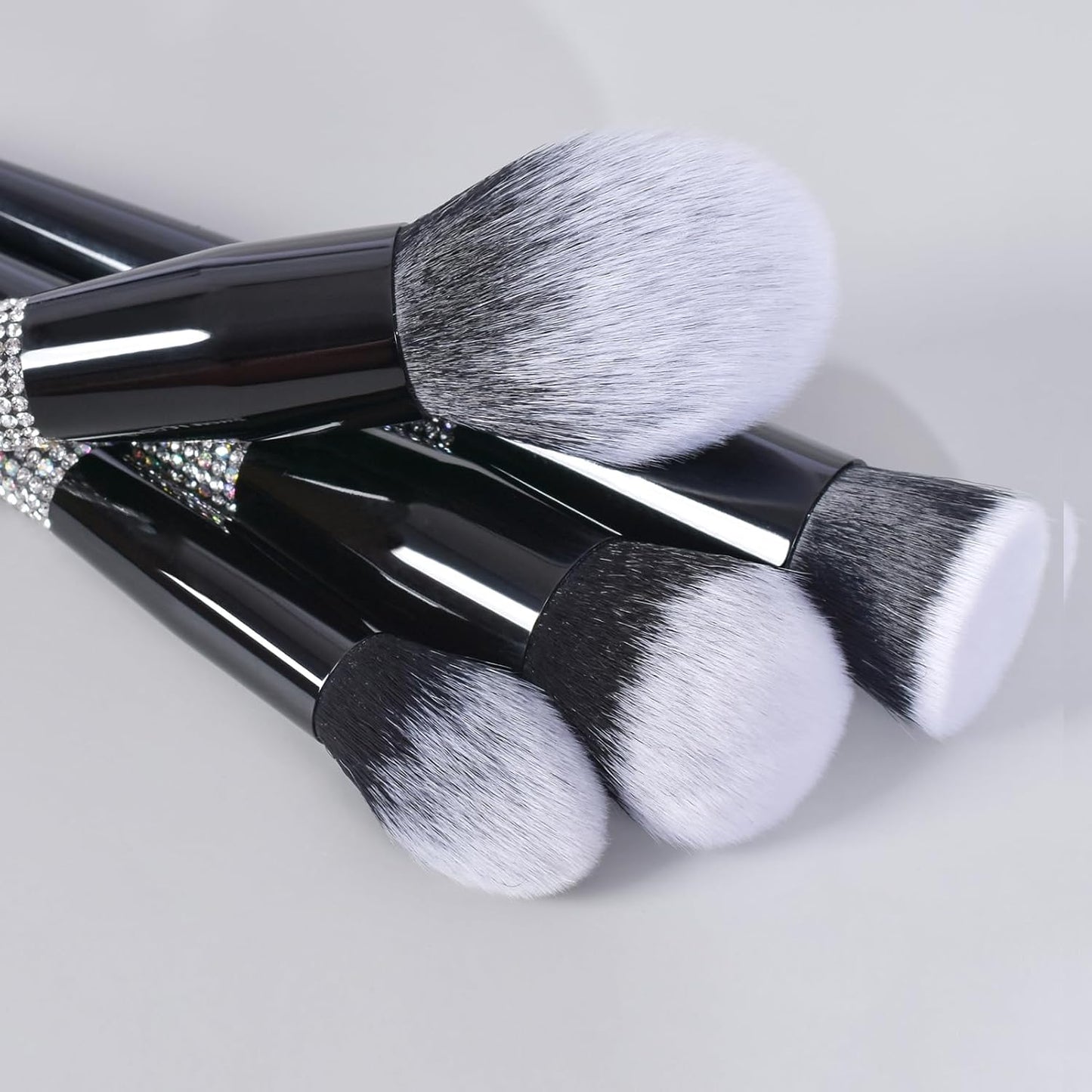 Bueart Design Juego de 16 brochas de maquillaje con soporte clásico...