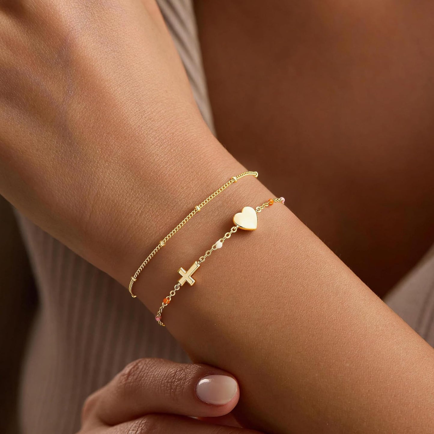 Turandoss Pulsera de cruz para mujer, chapada en oro de 14 quilates...