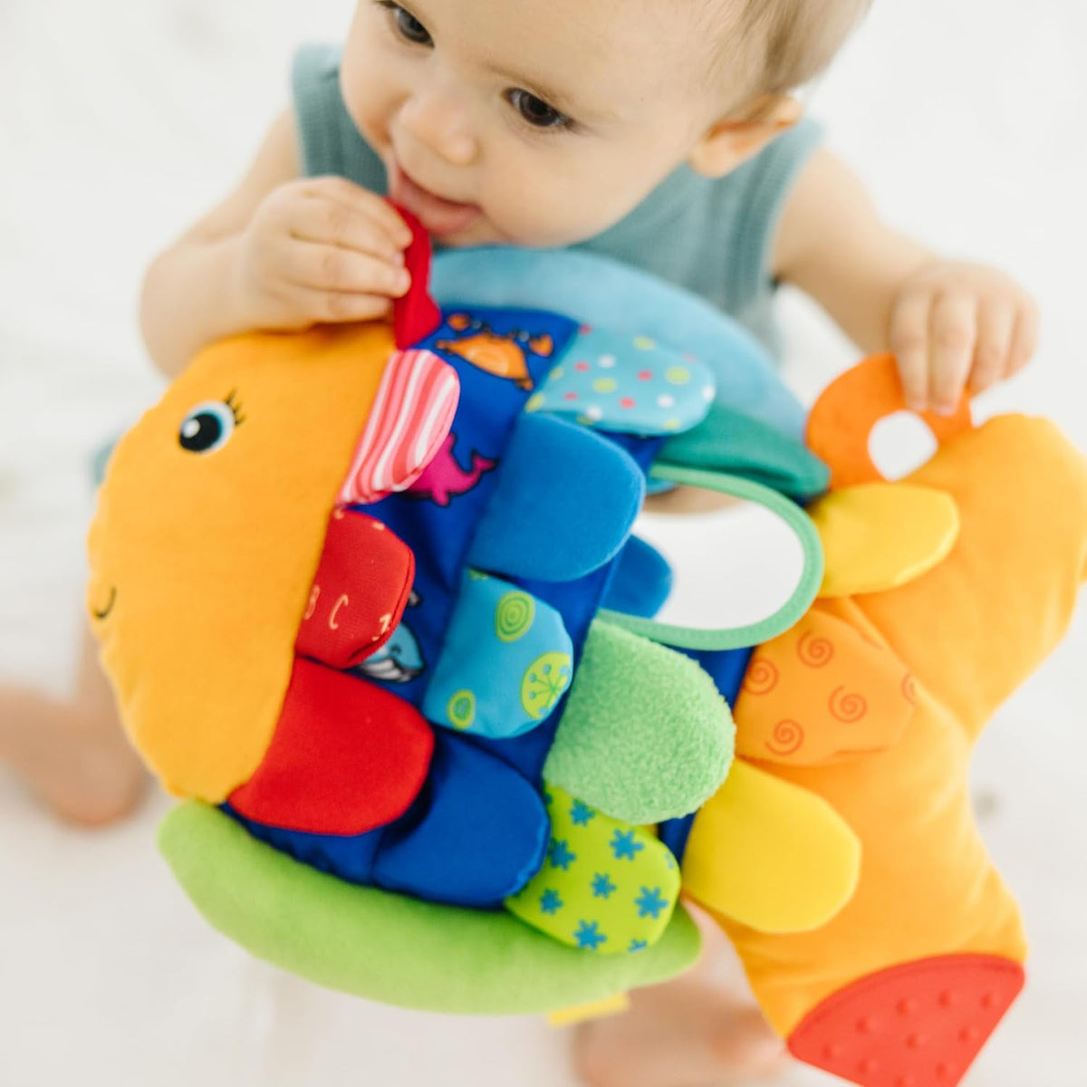 Melissa &amp; Doug Flip pescado suave juguete de bebé.
