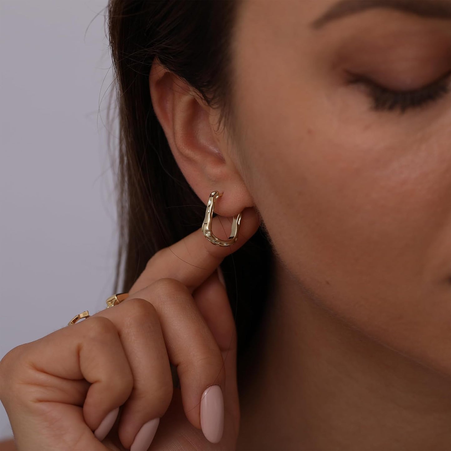 Amicon Pendientes de oro grueso para mujer, chapados en oro de 14 q...