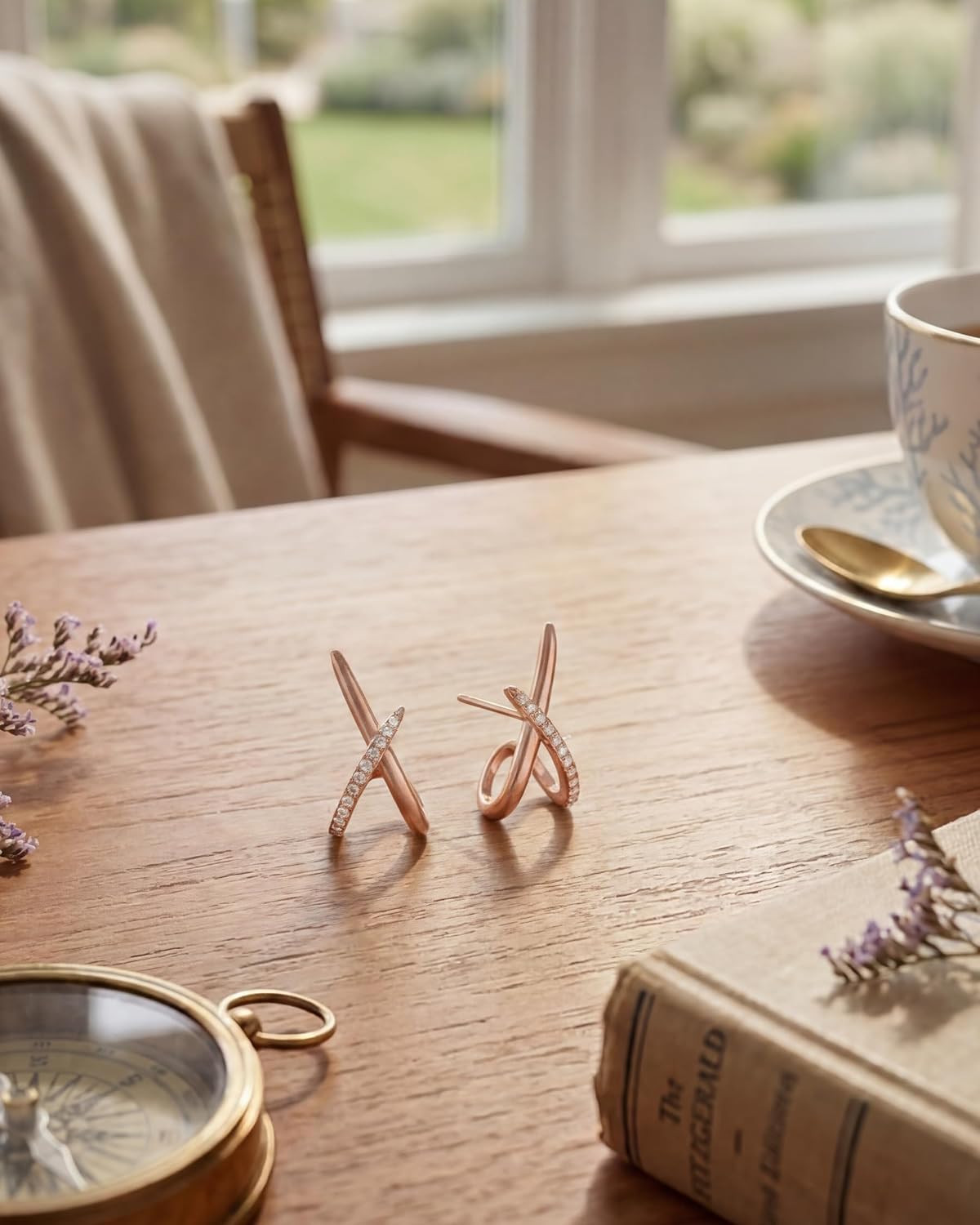 Aretes de oro para mujer a la moda, aretes de tuerca de oro de 14 q...