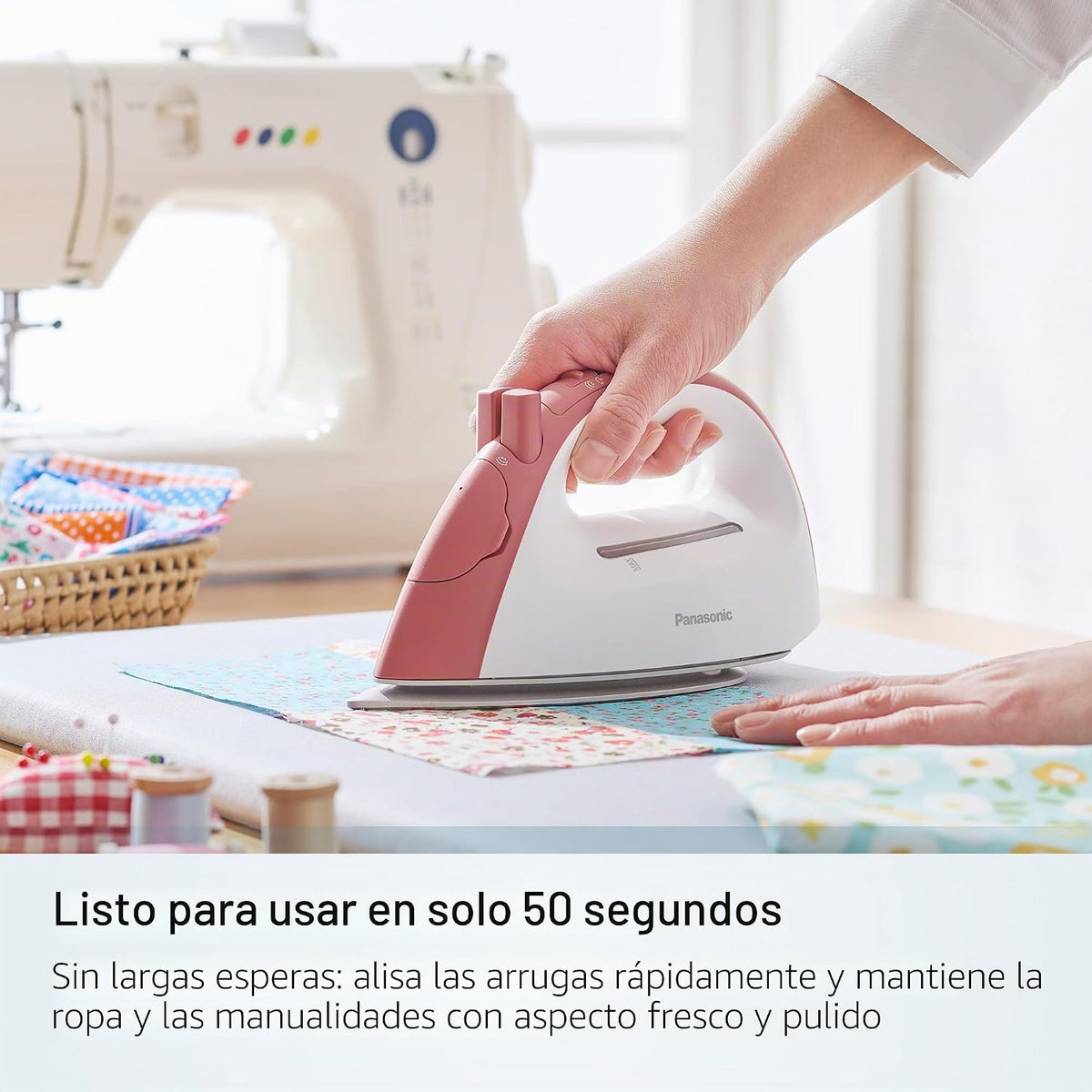 Plancha de vapor inalámbrica Panasonic, Compacta, Ligera, con estac...