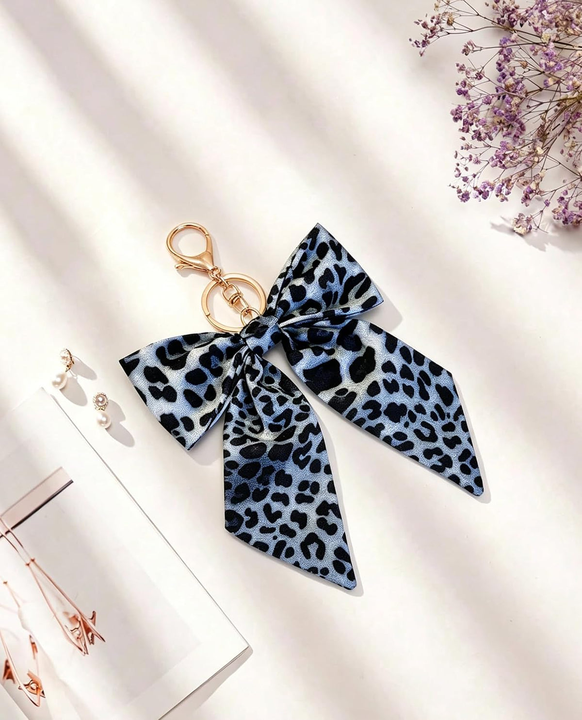 Pithayla Llavero con dije de lazo de leopardo, accesorios para bols...