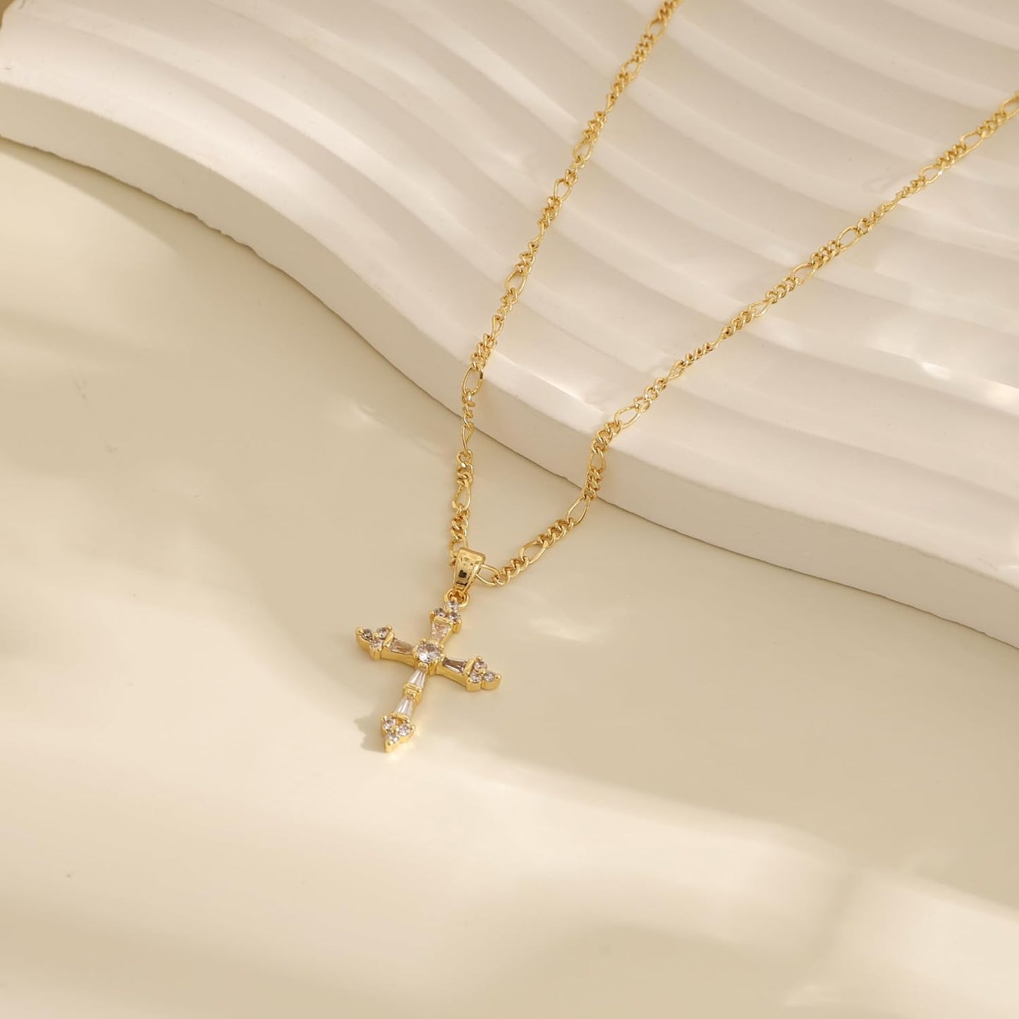 Collar de cruz para mujer, collar de doble cruz chapada en oro de 1...