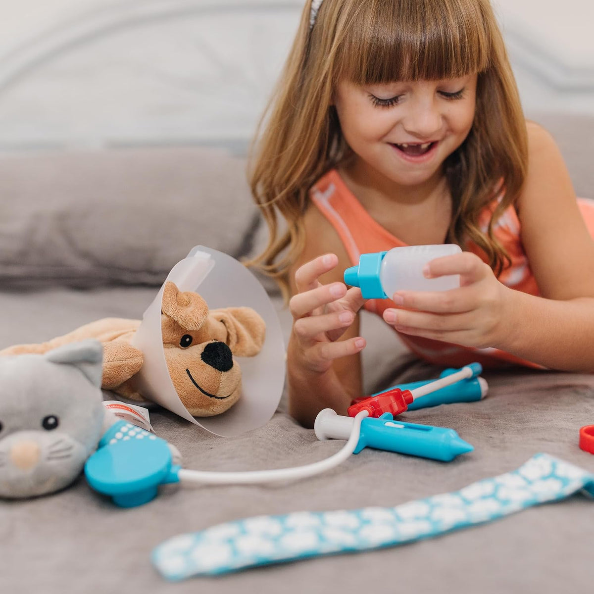 Melissa &amp; Doug Examine &amp; Treat Pet Vet Play Set \u2013 Jueg...