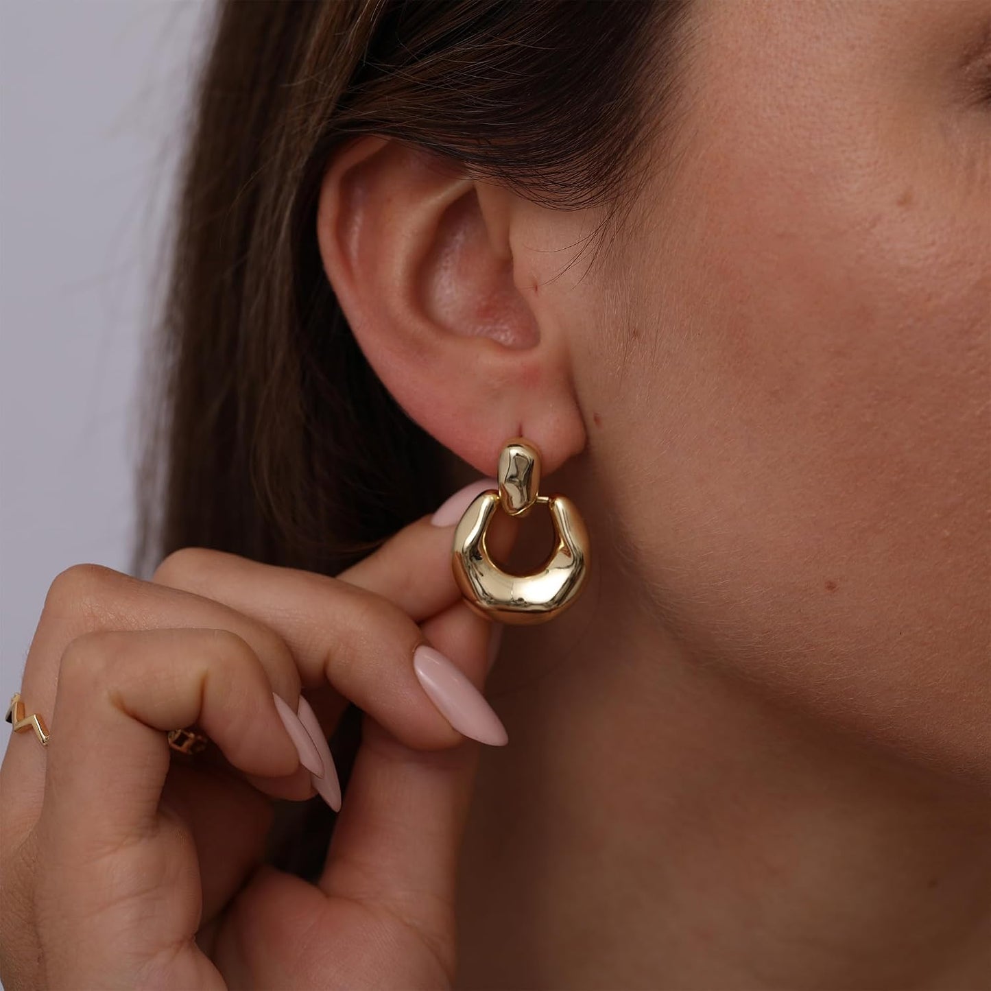 Amicon Pendientes de oro grueso para mujer, chapados en oro de 14 q...