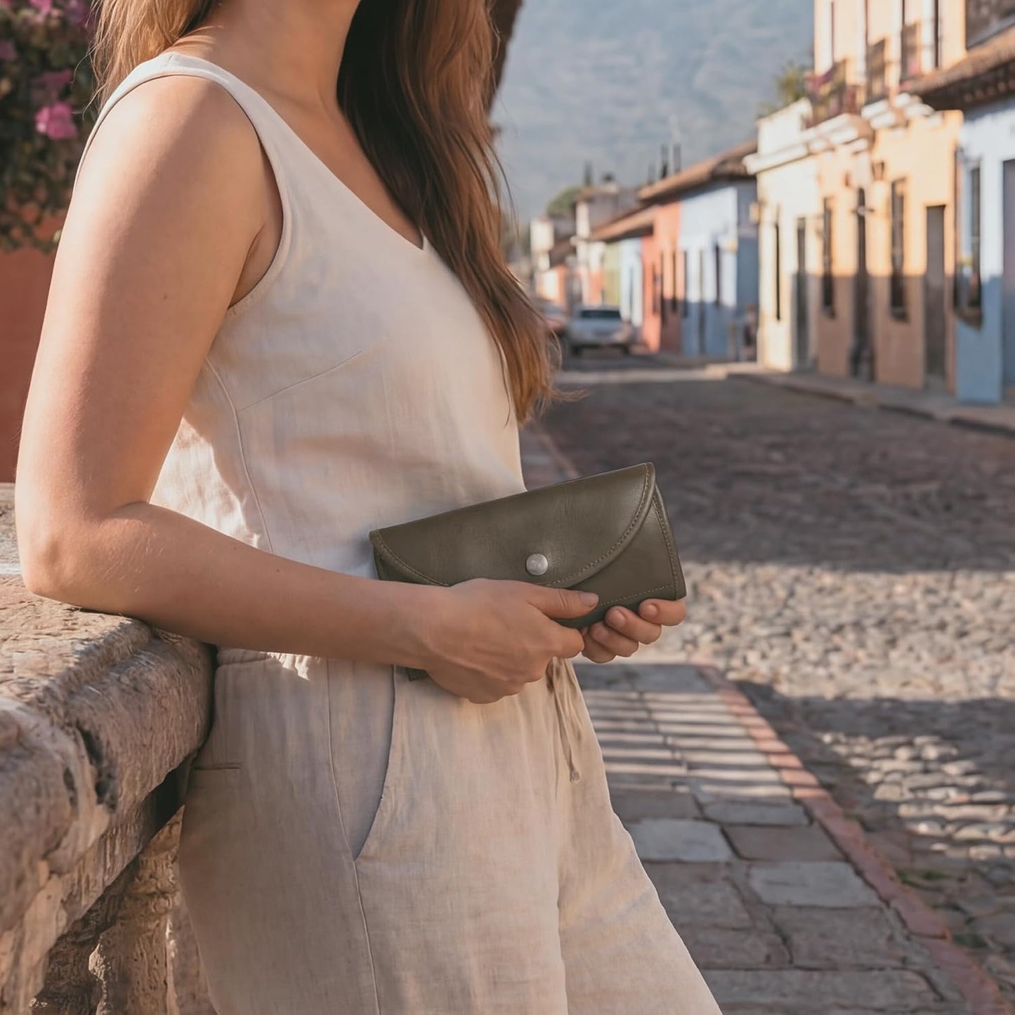 Hide &amp; Drink, Cartera de cuero de grano completo para mujer, so...