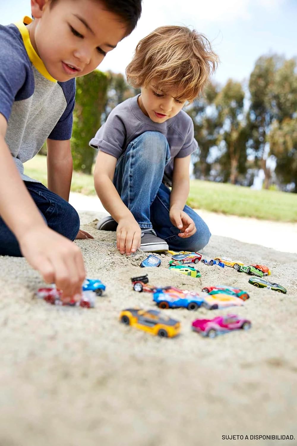 Hot Wheels Paquete de 40 autos y camiones de juguete, juego de 20 v...