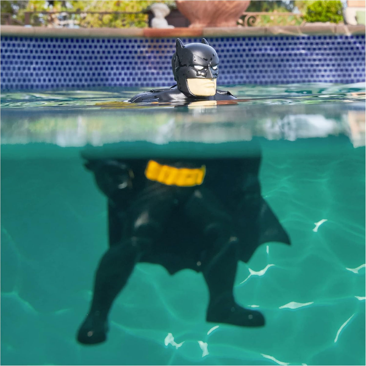 SwimWays DC Batman - Figuras flotantes, accesorios de piscina y jug...
