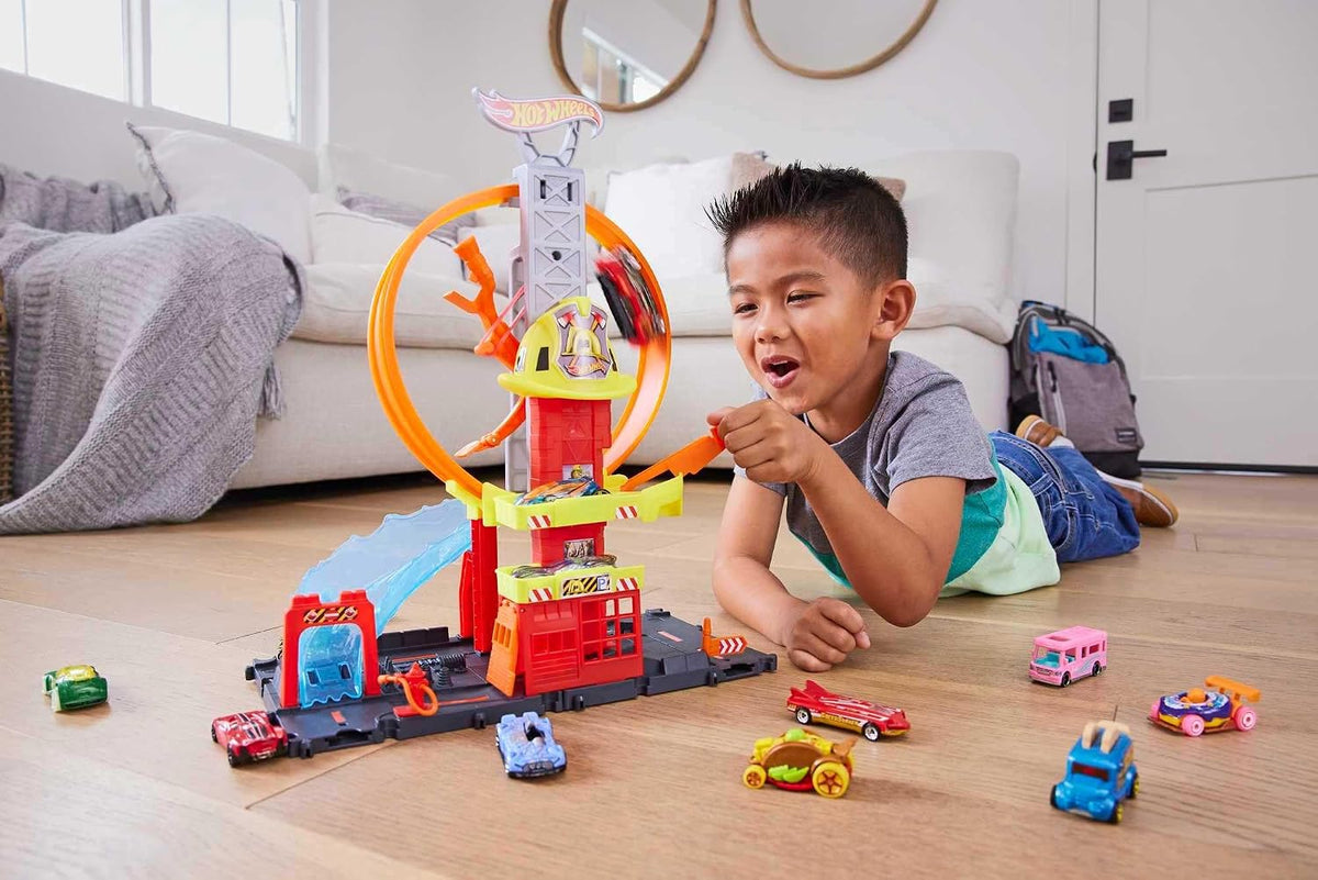 Hot Wheels City Super Loop - Juego de estación de bomberos y 1 auto...