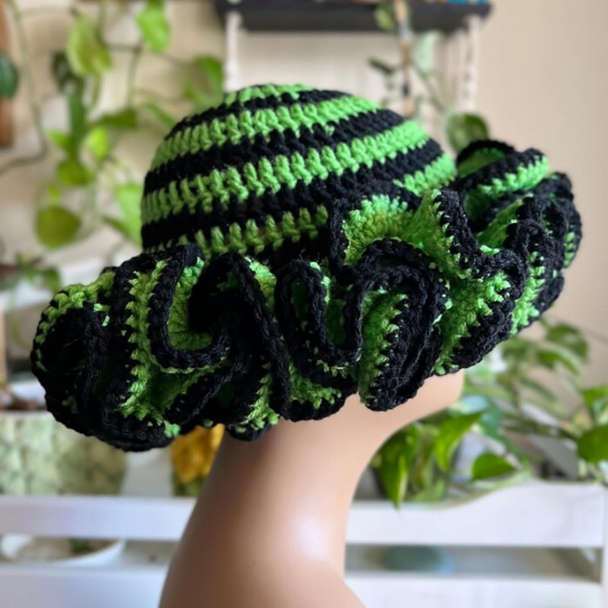 SUXINRY Sombrero de pescador hecho a mano de ganchillo para mujer,...