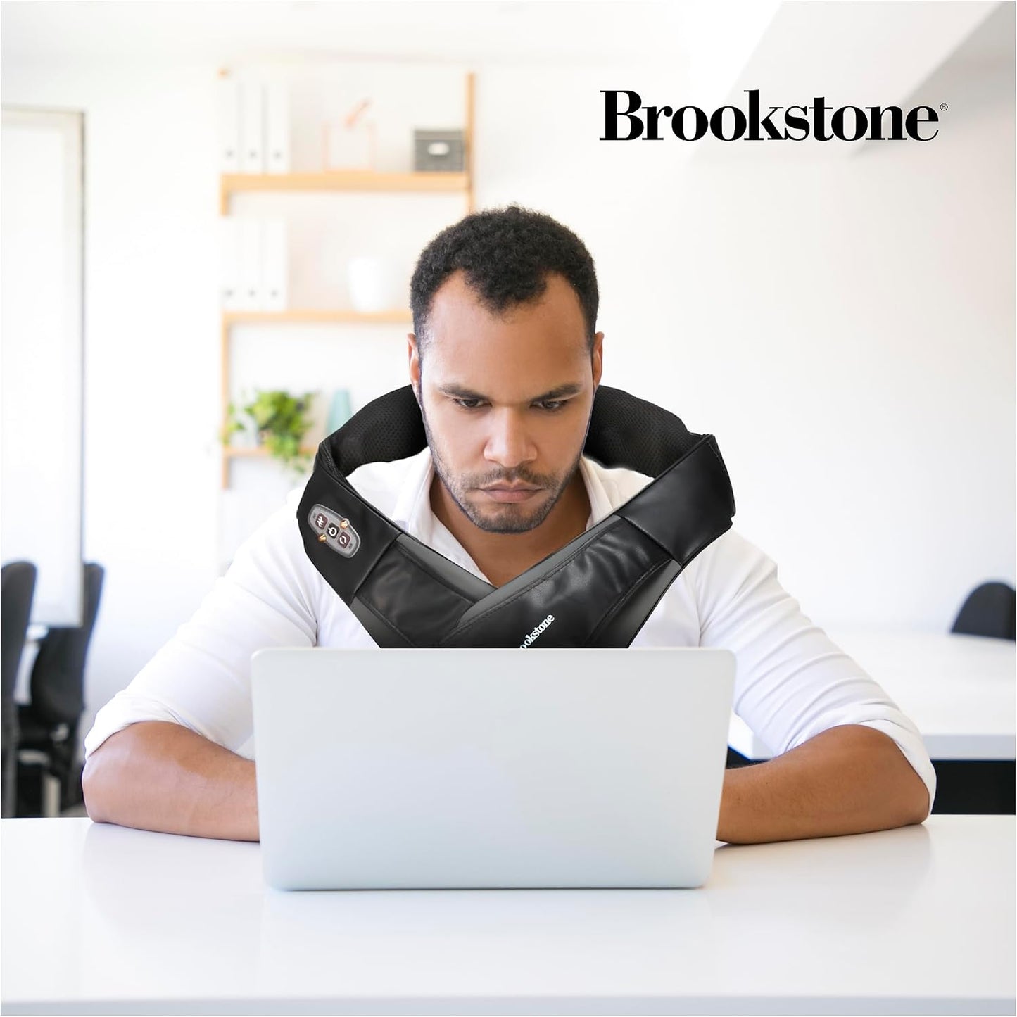 Brookstone - Masajeador de cuello y hombros Shiatsu con calor y ama...