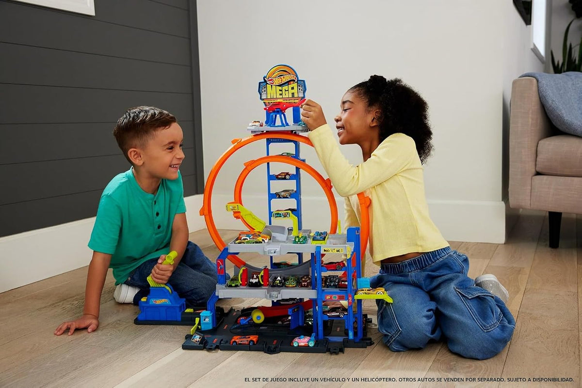 Paquete de Hot Wheels Track Set con automóvil y helicóptero, 2 bucl...