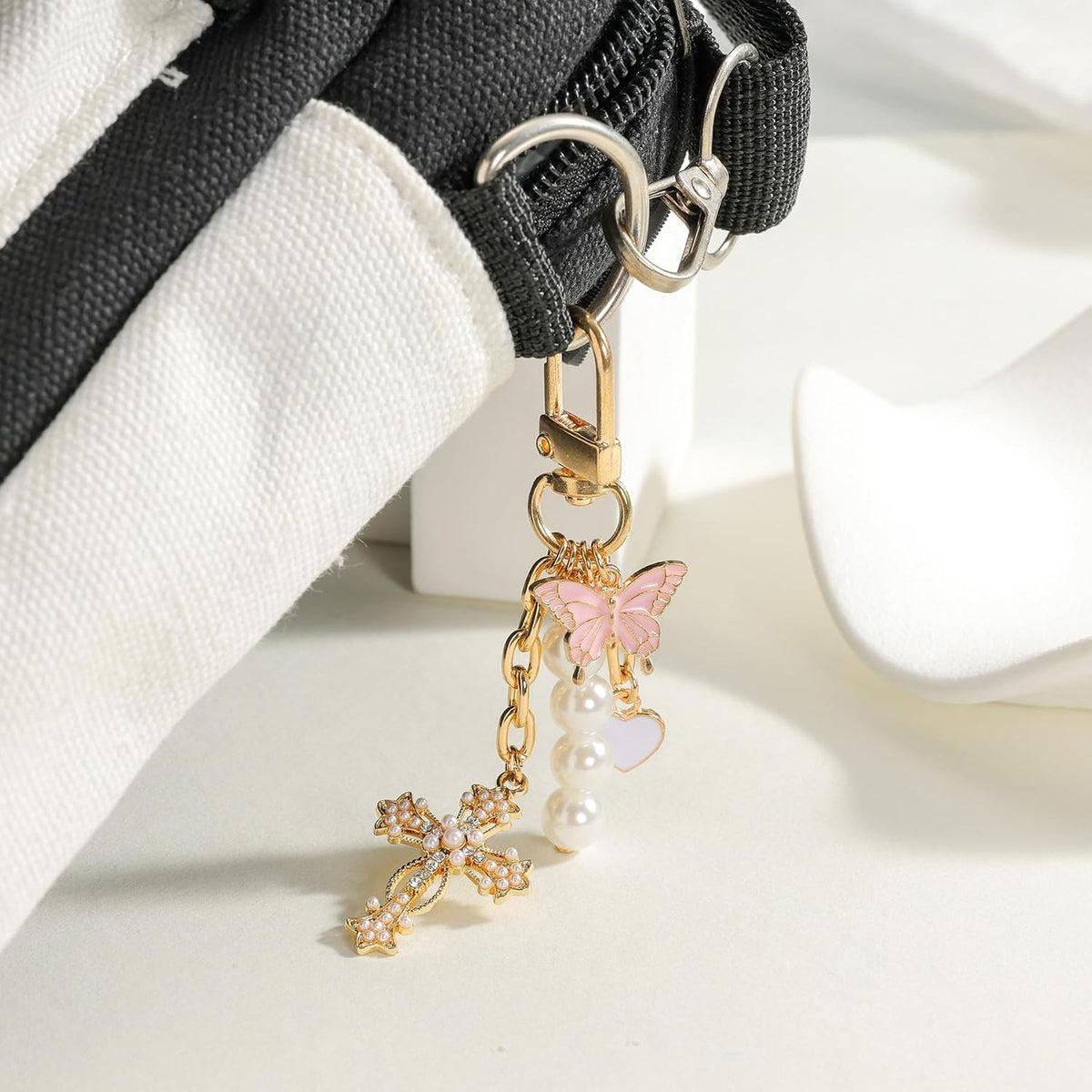 wavaiov Llavero de cruz con forma de corazón y mariposa, accesorios...