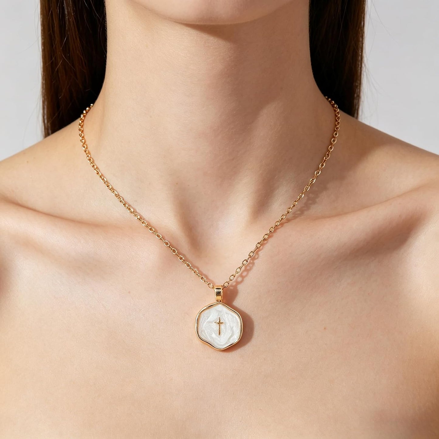 ZEATHAN Collar de cruz de oro de 14 quilates para mujer, delicado c...