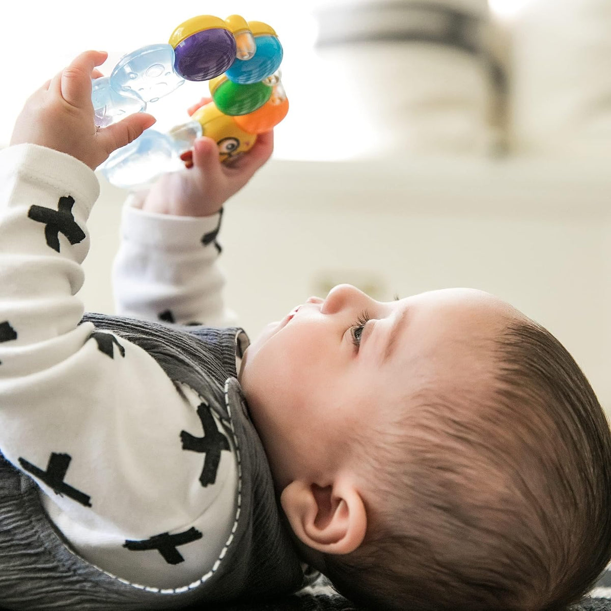 Baby Einstein Teether-Pillar Rattle and Chill - Juguete para dentic...