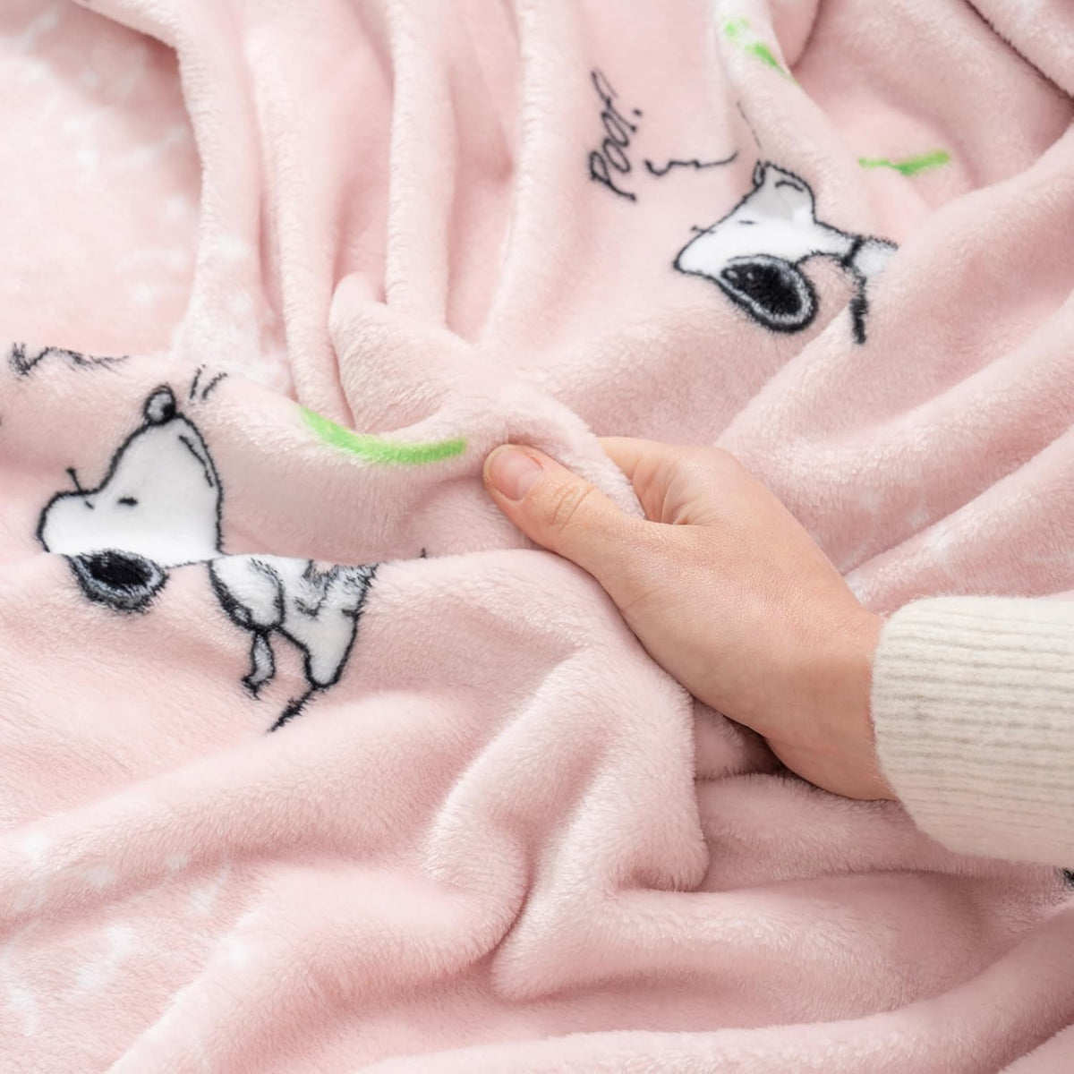 Berkshire Blanket Peanuts VelvetLoft Manta de Felpa de Personaje Li...