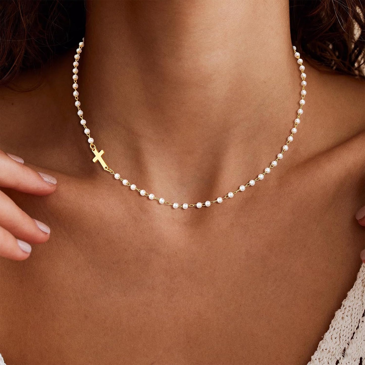 VIROMY Collar de Perlas en Capas con Cruz Dorada para Mujeres - Col...