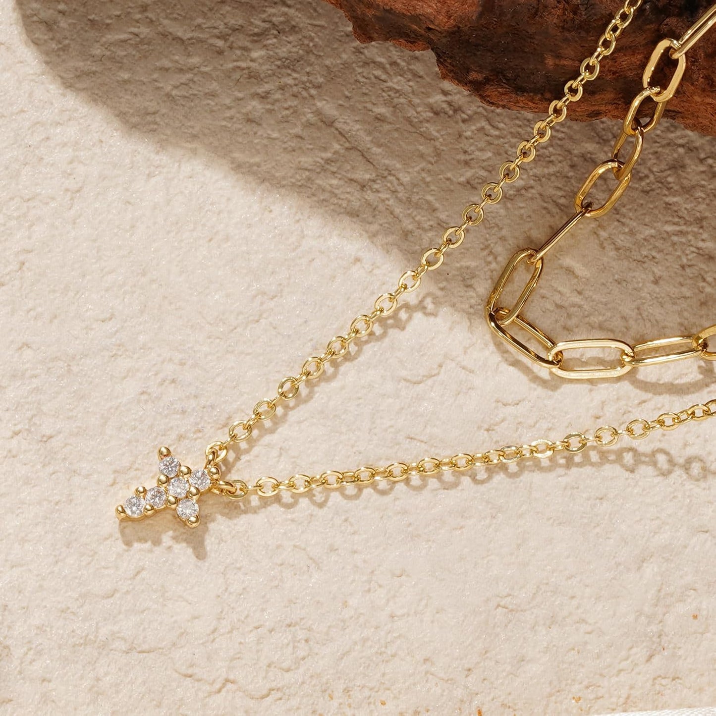 Turandoss Collar de Cruz de Oro para Mujeres - Delicado Collar de C...