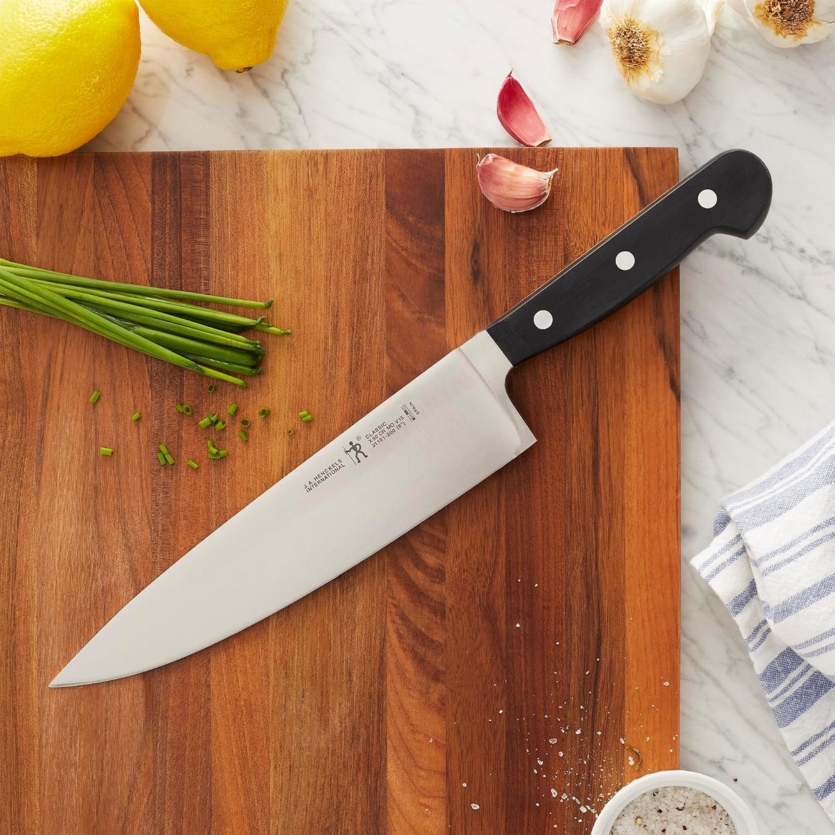 HENCKELS - Cuchillo de chef clásico de 8 pulgadas, afilado, diseño...