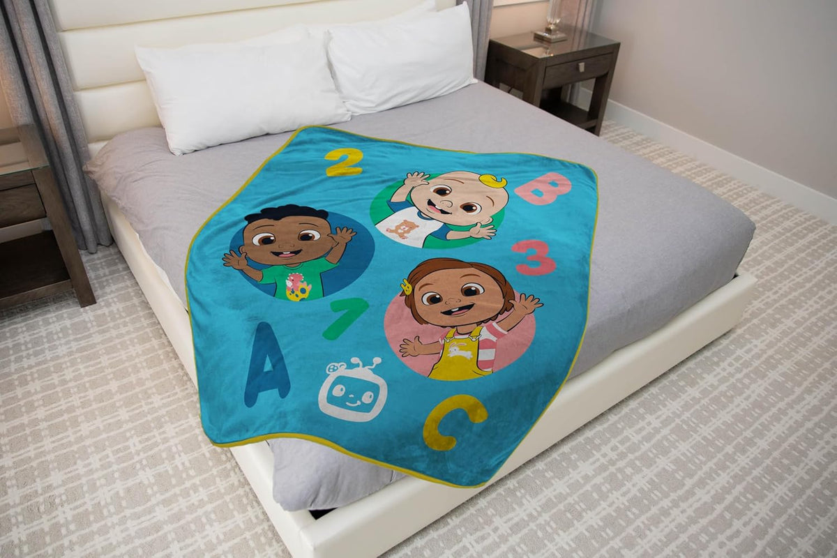 Sunny Side Up CoComelon Manta Throw de Felpa - Mide 46 x 60 Pulgada...