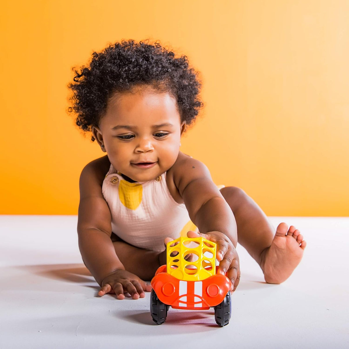 Oball Easy Grasp Rattle &amp; Roll Buggie Cochecito de Empuje sin B...