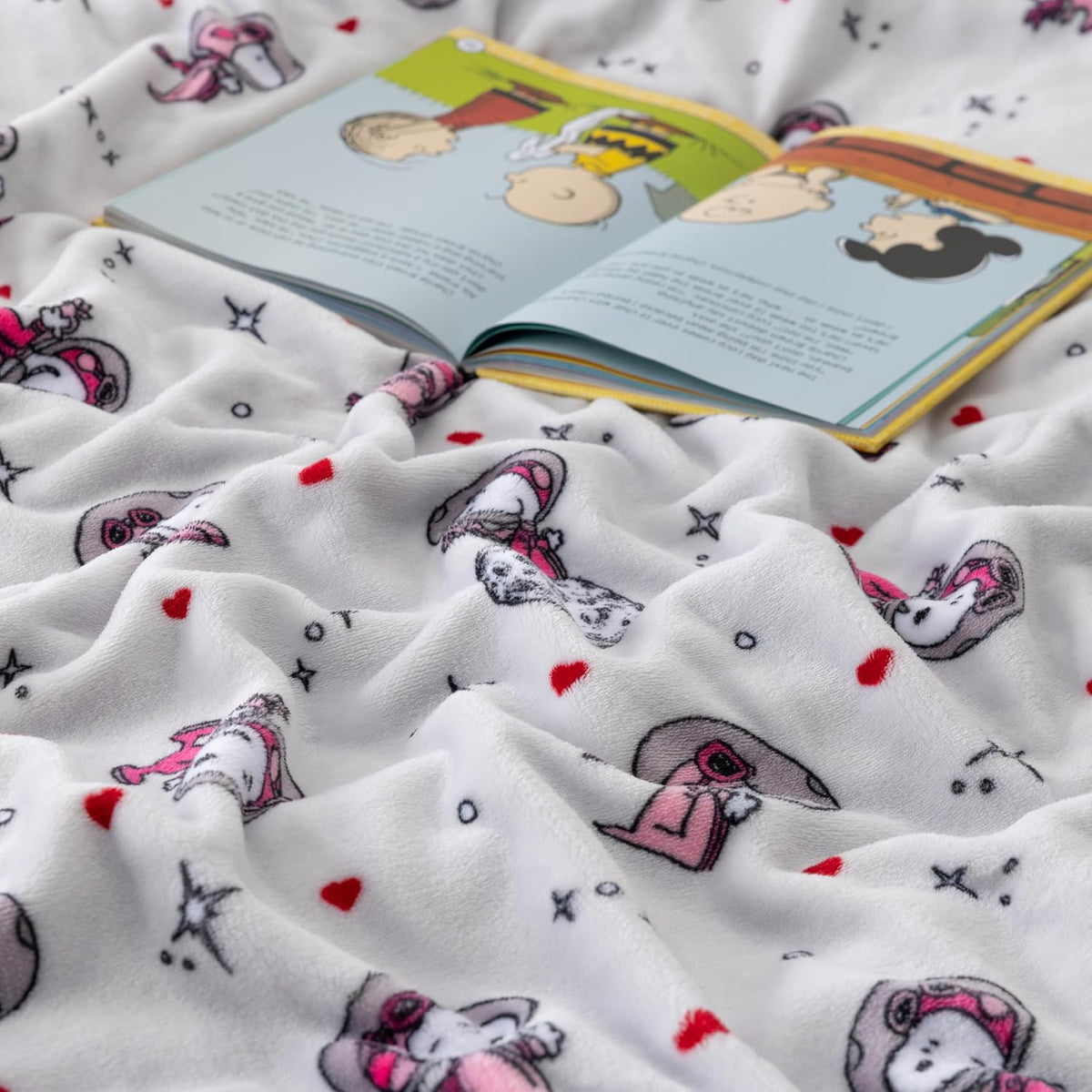 Berkshire Peanuts® VelvetLoft® - Manta de felpa de Snoopy con bonit...