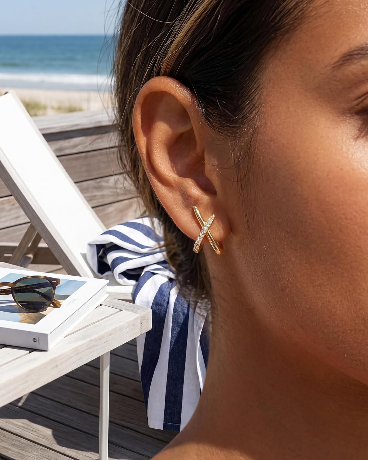 Aretes de oro para mujer a la moda, aretes de tuerca de oro de 14 q...