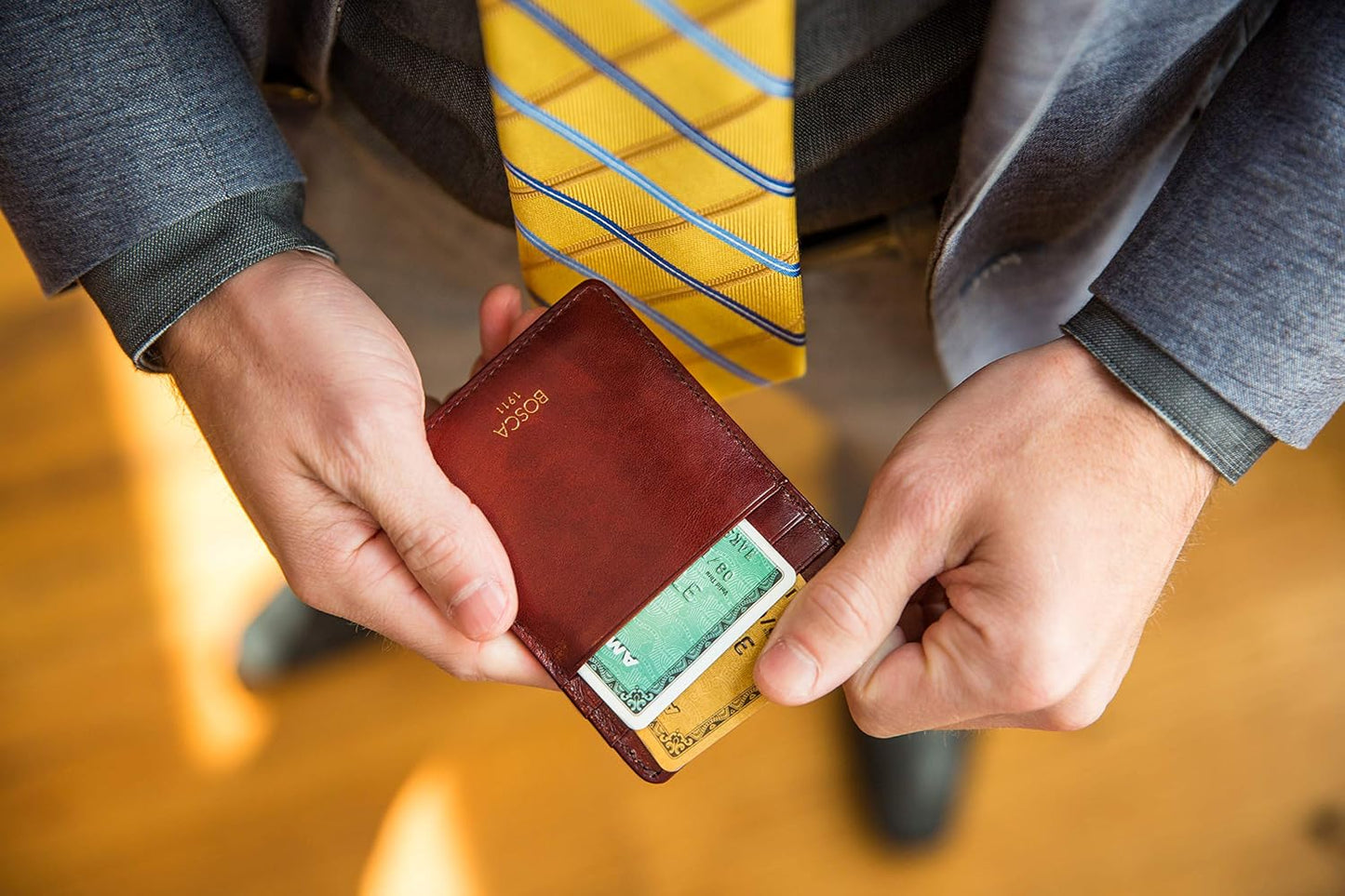 Bosca Cartera con bolsillo frontal para hombre en piel vieja - RFID