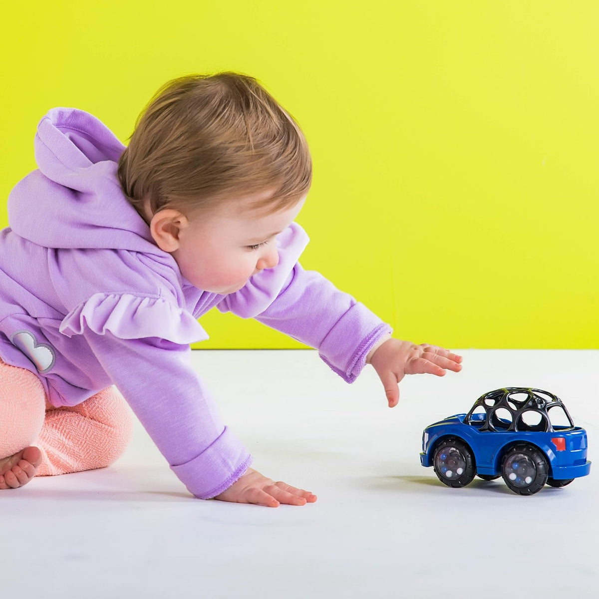 Bright Starts Ford Rattle & Roll F-150 Raptor Vehículo de juguete d...