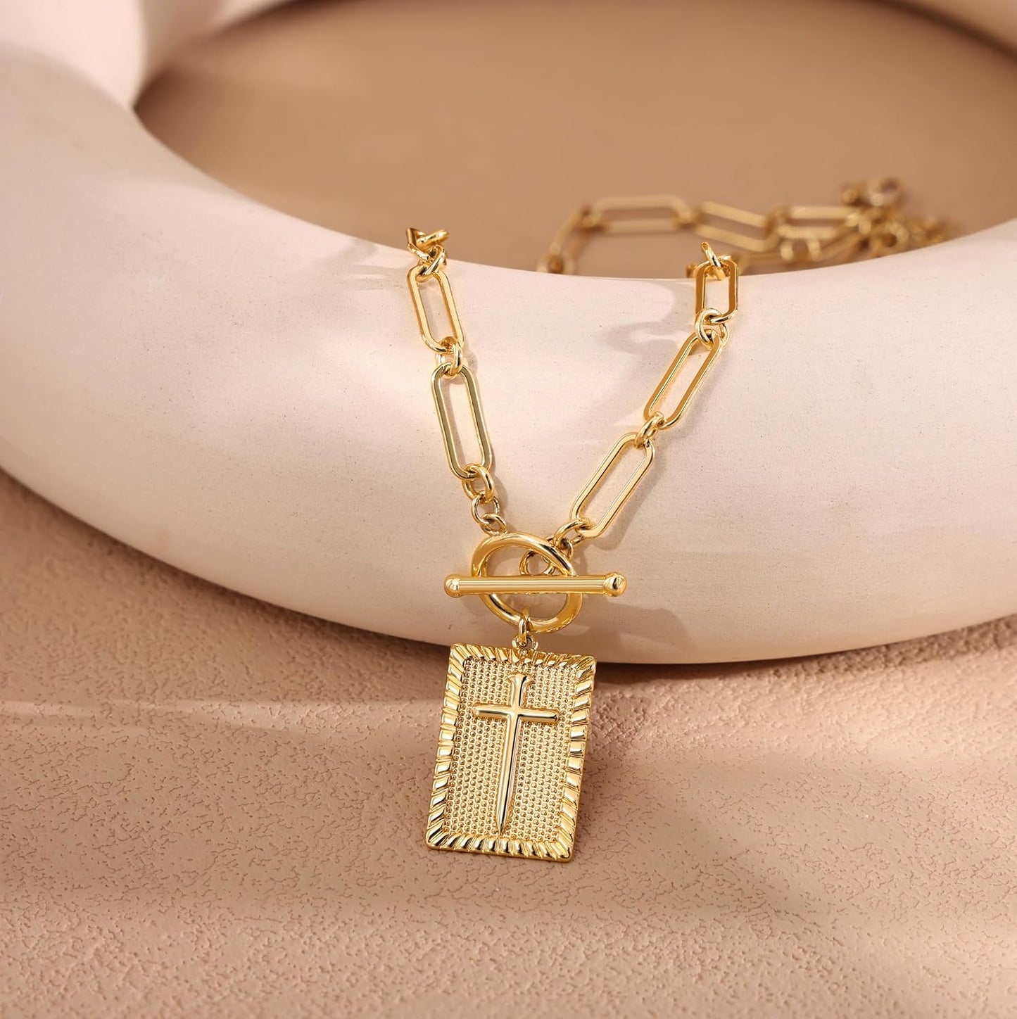 Robaice Collar de cruz chapado en oro de 14 quilates y plata para m...