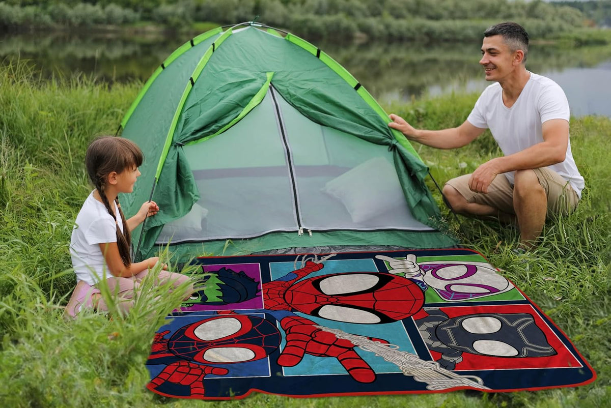 Sunny Side Up Manta de viaje de felpa Marvel Spidey &amp; His Amazi...