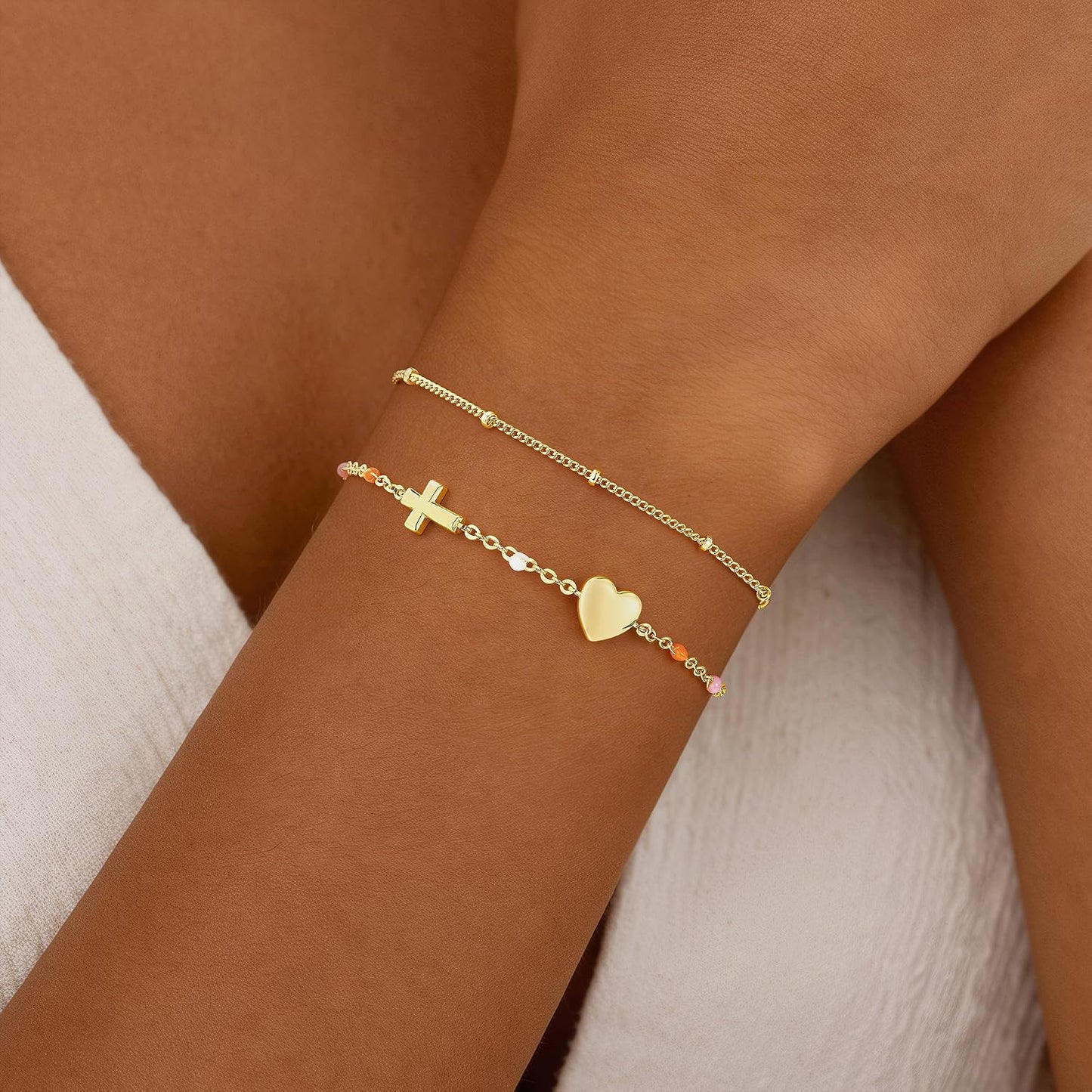 Turandoss Pulsera de cruz para mujer, chapada en oro de 14 quilates...