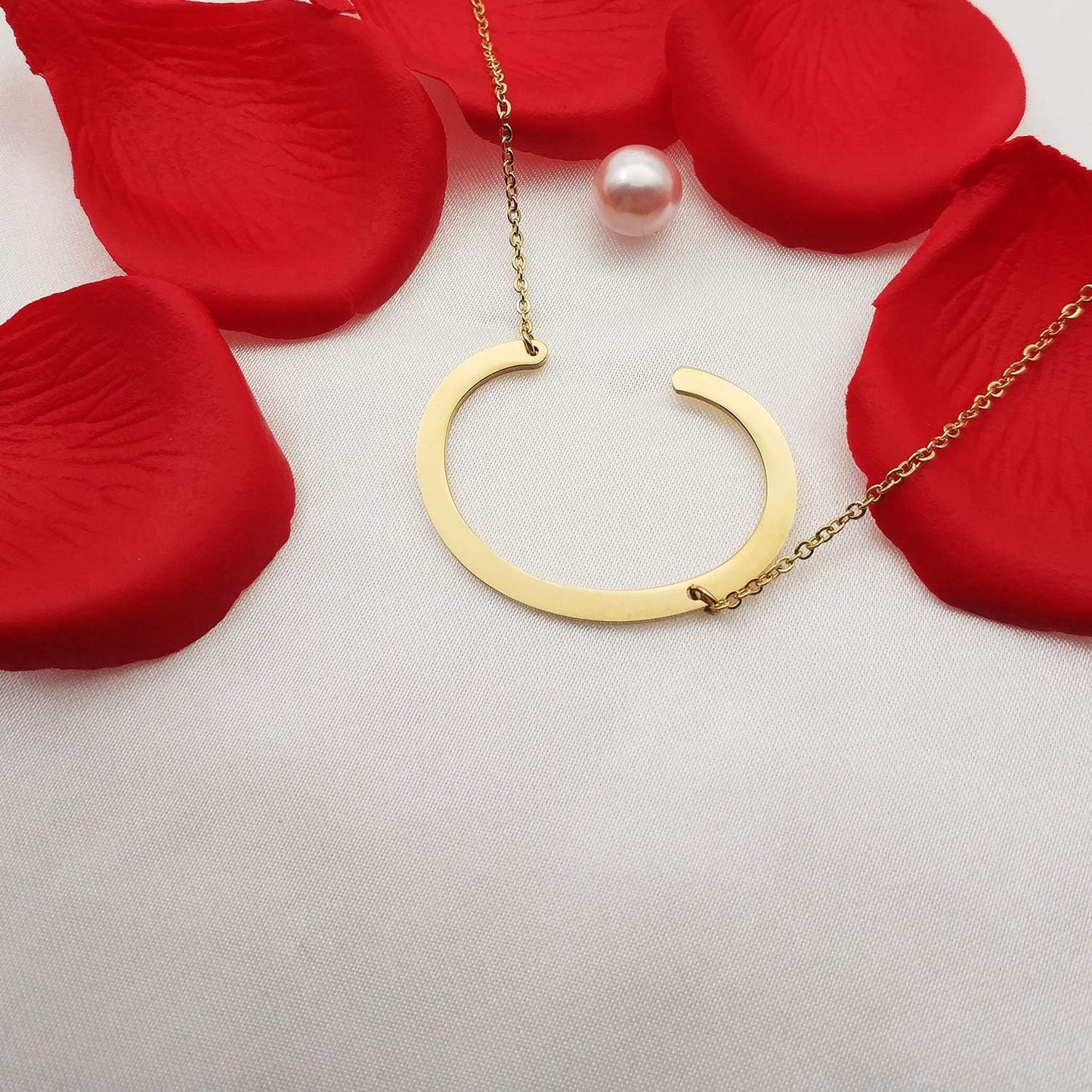 MOMOL - Collar con dije de inicial inclinada de acero inoxidable, c...