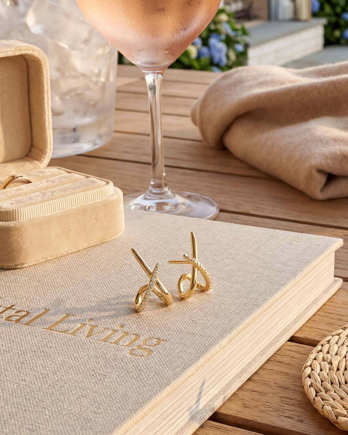 Aretes de oro para mujer a la moda, aretes de tuerca de oro de 14 q...