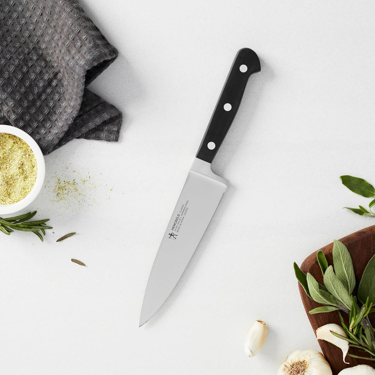 HENCKELS - Cuchillo de chef clásico afilado de 6 pulgadas, diseño a...