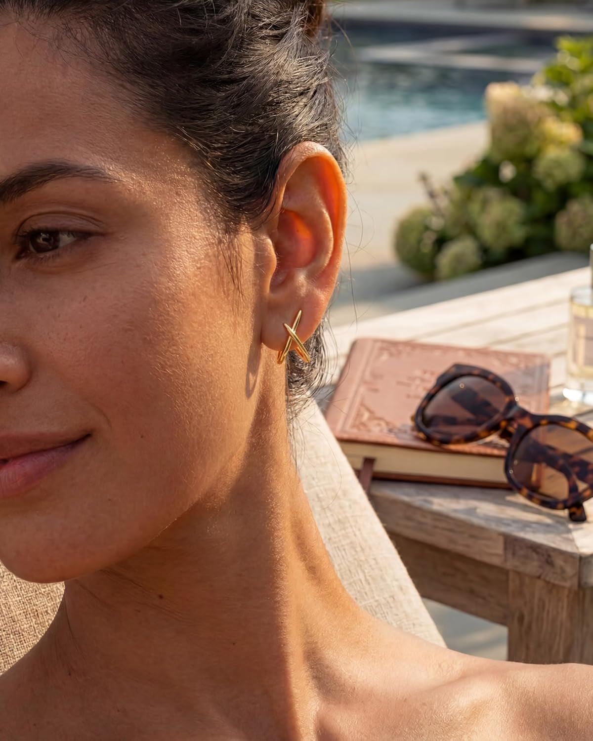 Aretes de oro para mujer, modernos, aretes de tuerca de oro de 14 q...