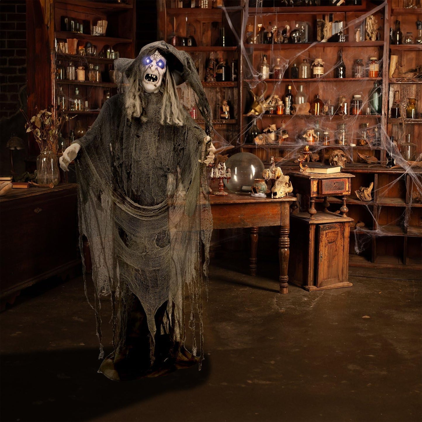 Haunted Hill Farm - Bruja parlante aterradora, animatrónico de tama...