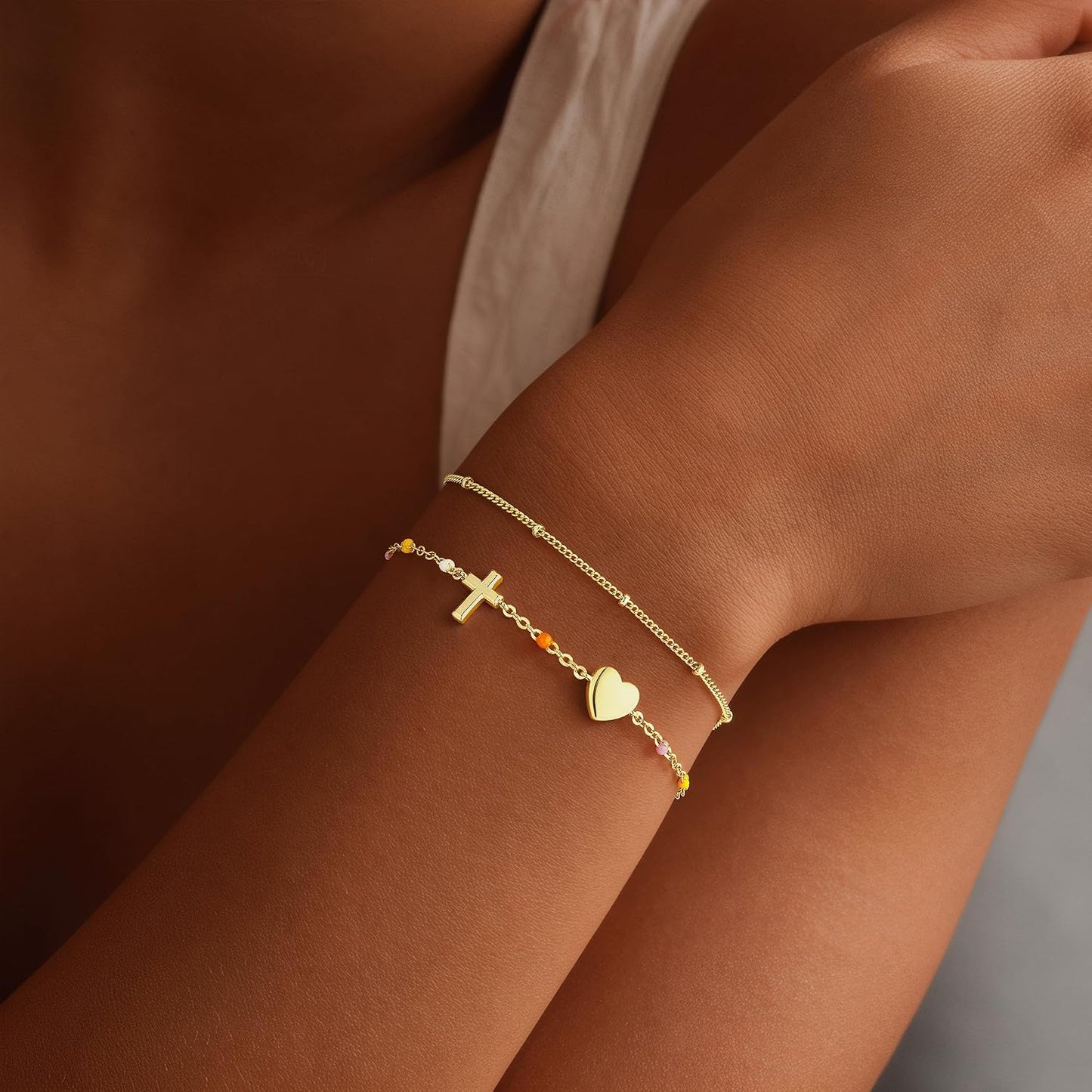 Turandoss Pulsera de cruz para mujer, chapada en oro de 14 quilates...