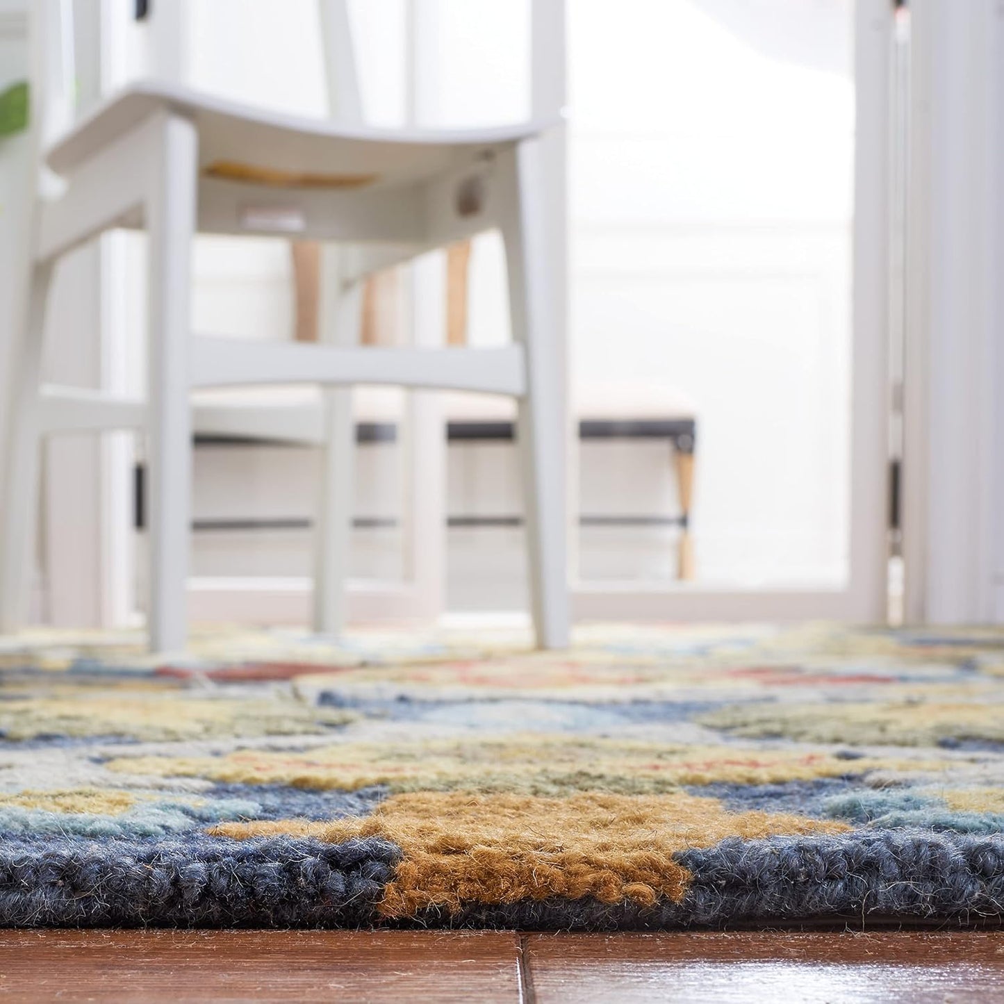 SAFAVIEH Blossom Collection BLM402A - Alfombra de lana premium hech...