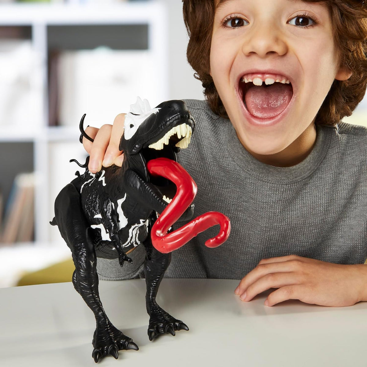Spider-Man Marvel Mundo Épico de Acción VenomVersus Venomsaurus Rex...
