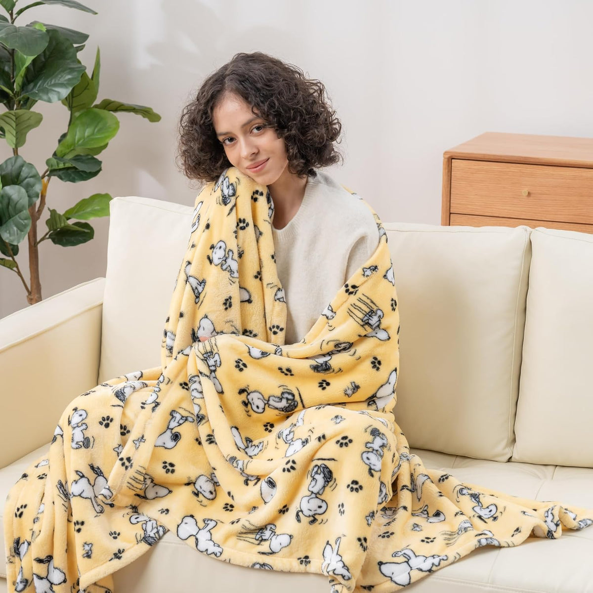 Berkshire Blanket Peanuts® VelvetLoft® Manta de Felpa con Personaje...