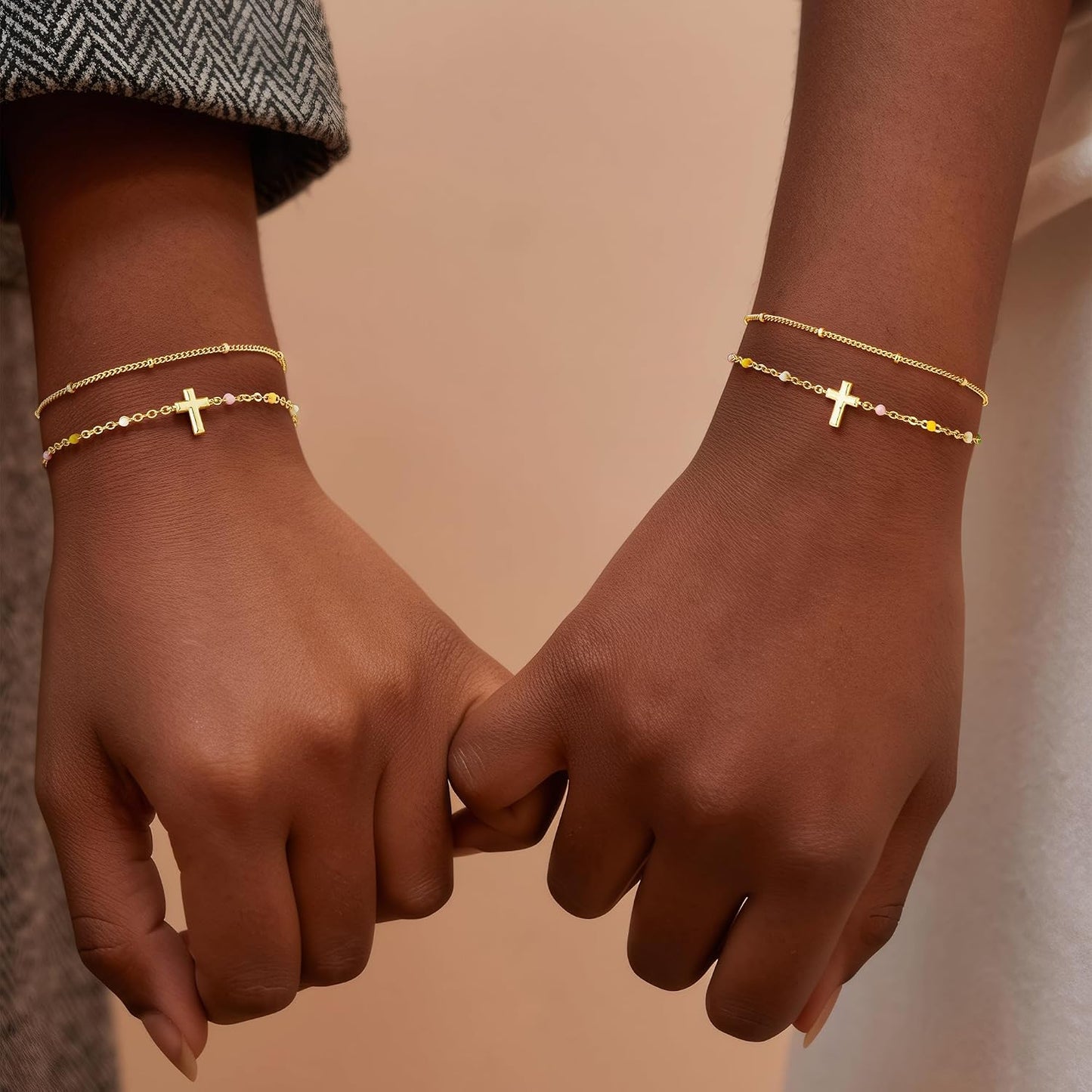 Turandoss Pulsera de cruz para mujer, chapada en oro de 14 quilates...