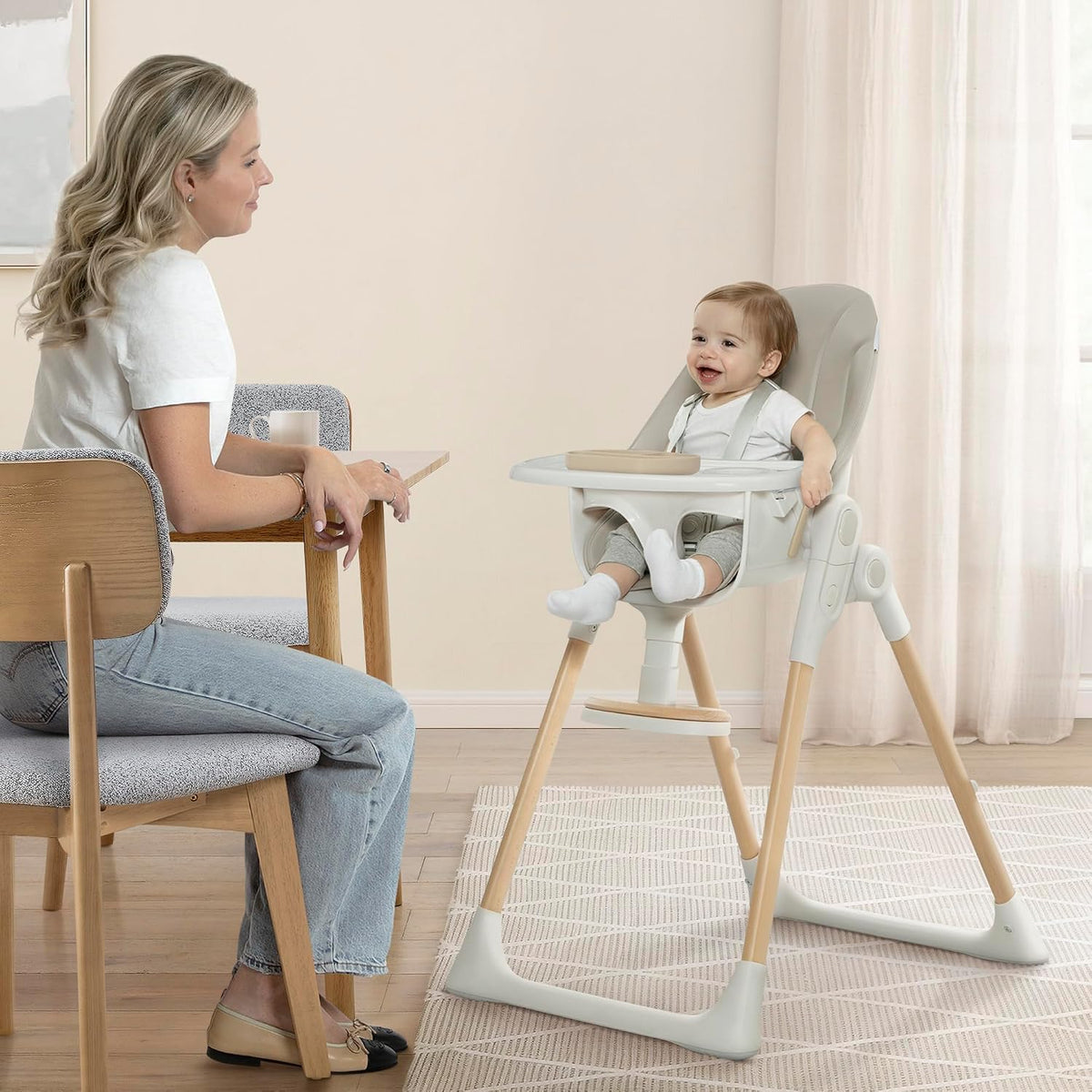 Delta Children Duet - Silla alta y asiento infantil 2 en 1, bandeja...