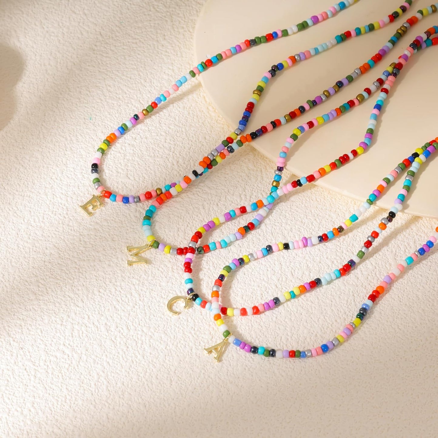 Fwlisesa Collares coloridos con inicial para mujer, chapado en oro...