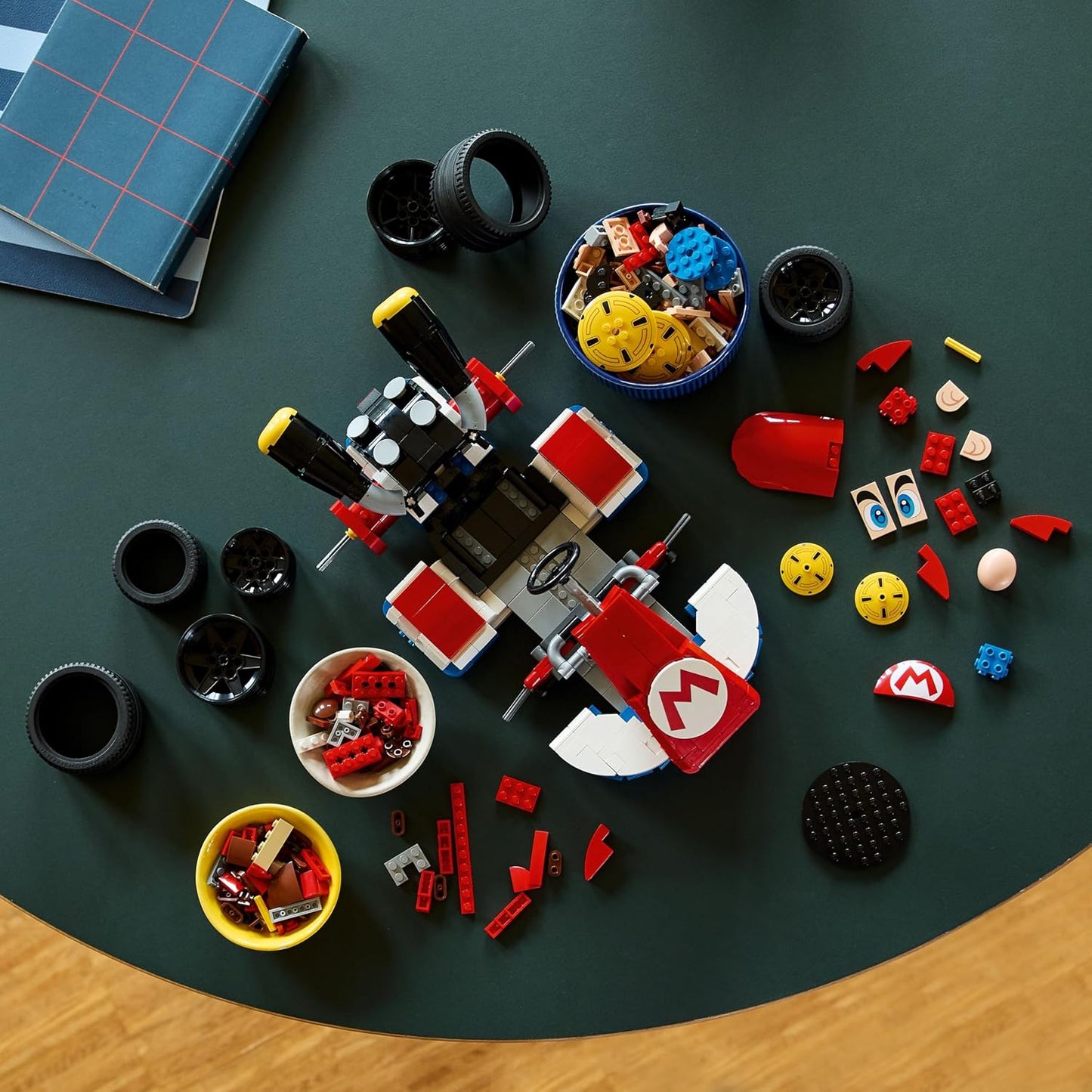 LEGO Super Mario: Mario Kart - Juego de construcción de Mario y kar...