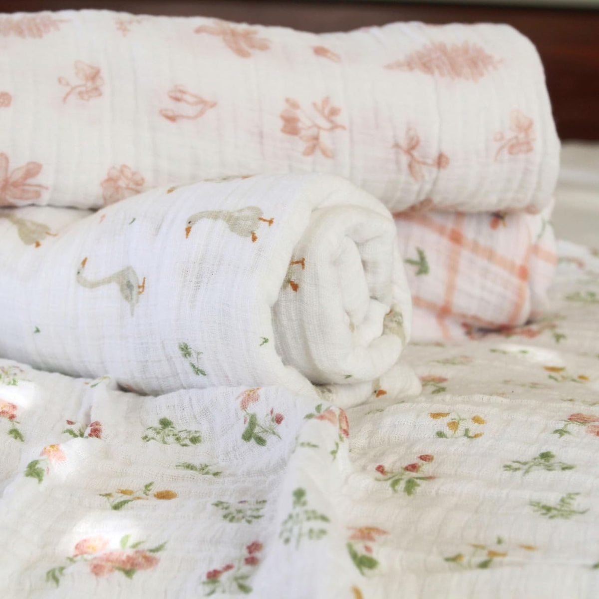 aden + anais Essentials - Mantas de muselina para bebé, manta de re...