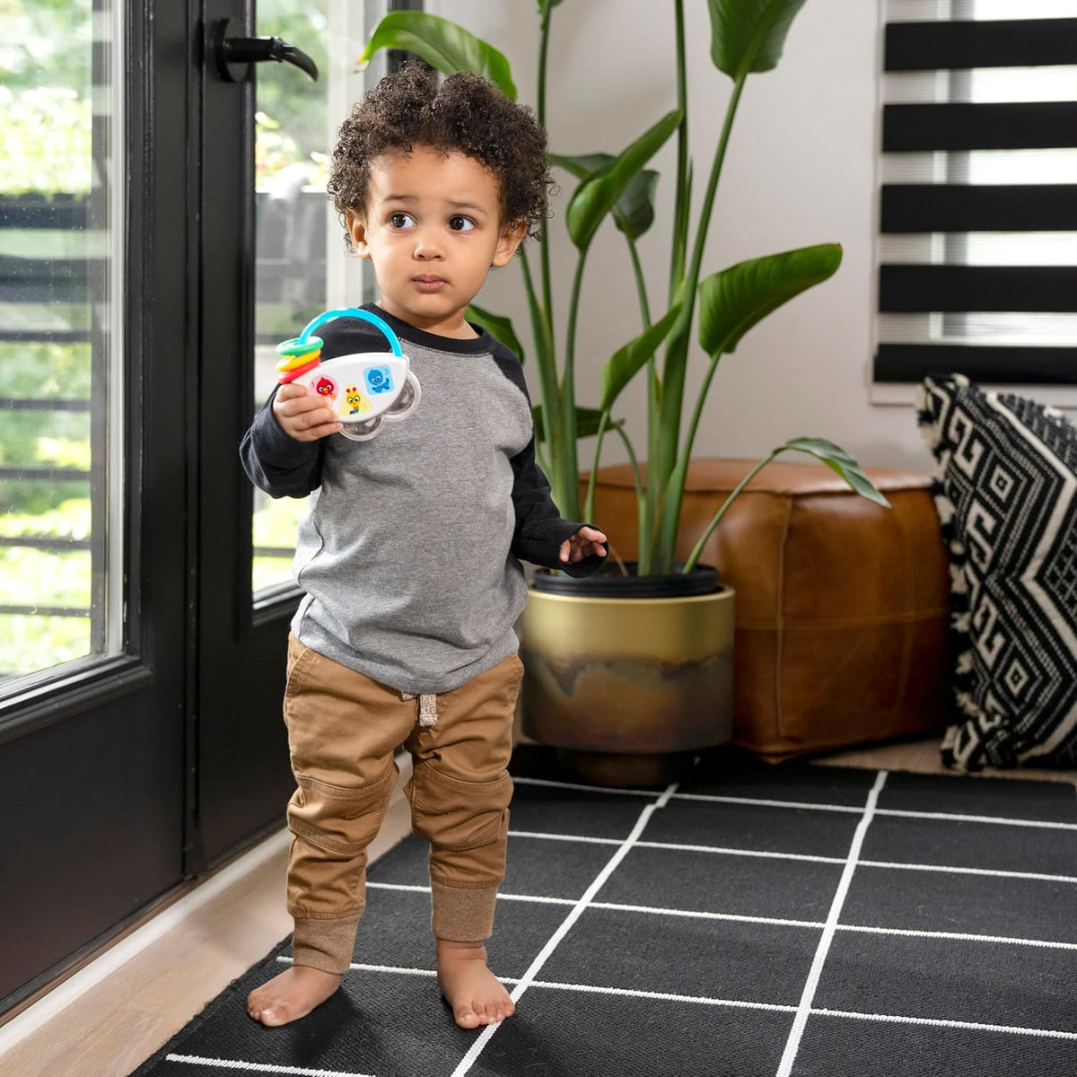 Baby Einstein Pequeño juguete musical de pandereta y sonajero, sin...