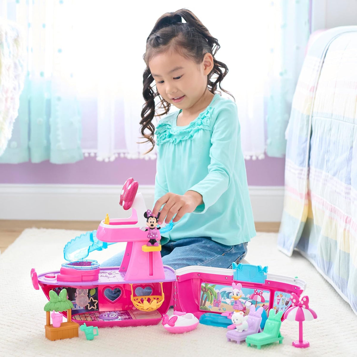 Disney Junior Minnie Mouse Bowdazzling Yacht Playset, luces y sonid...