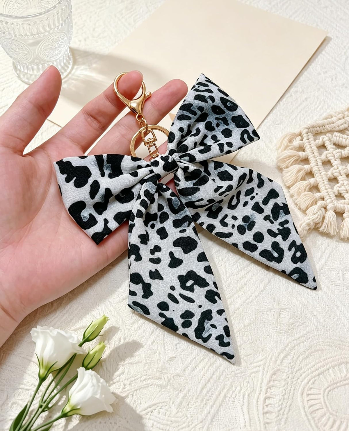 Pithayla Llavero con dije de lazo de leopardo, accesorios para bols...